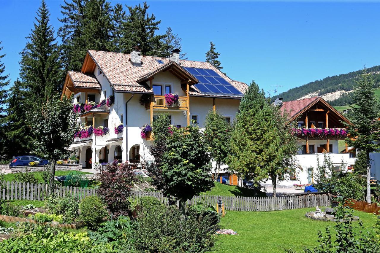 Apartments Lasteis La Villa  Kültér fotó