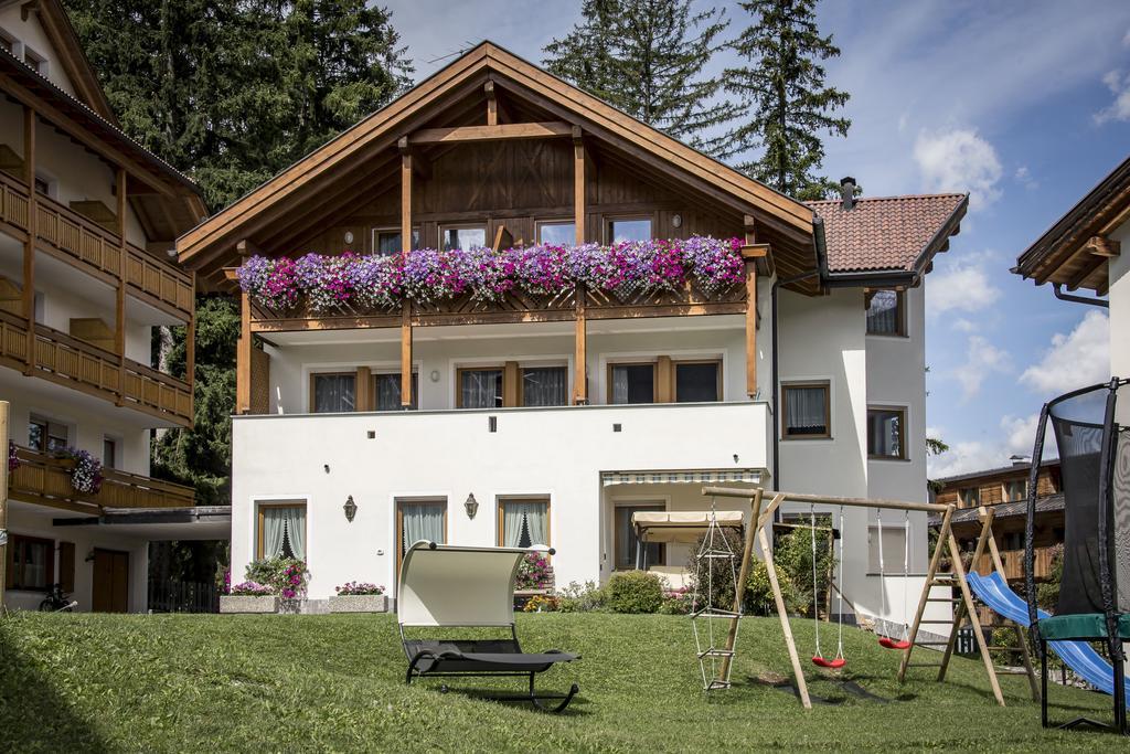 Apartments Lasteis La Villa  Szoba fotó